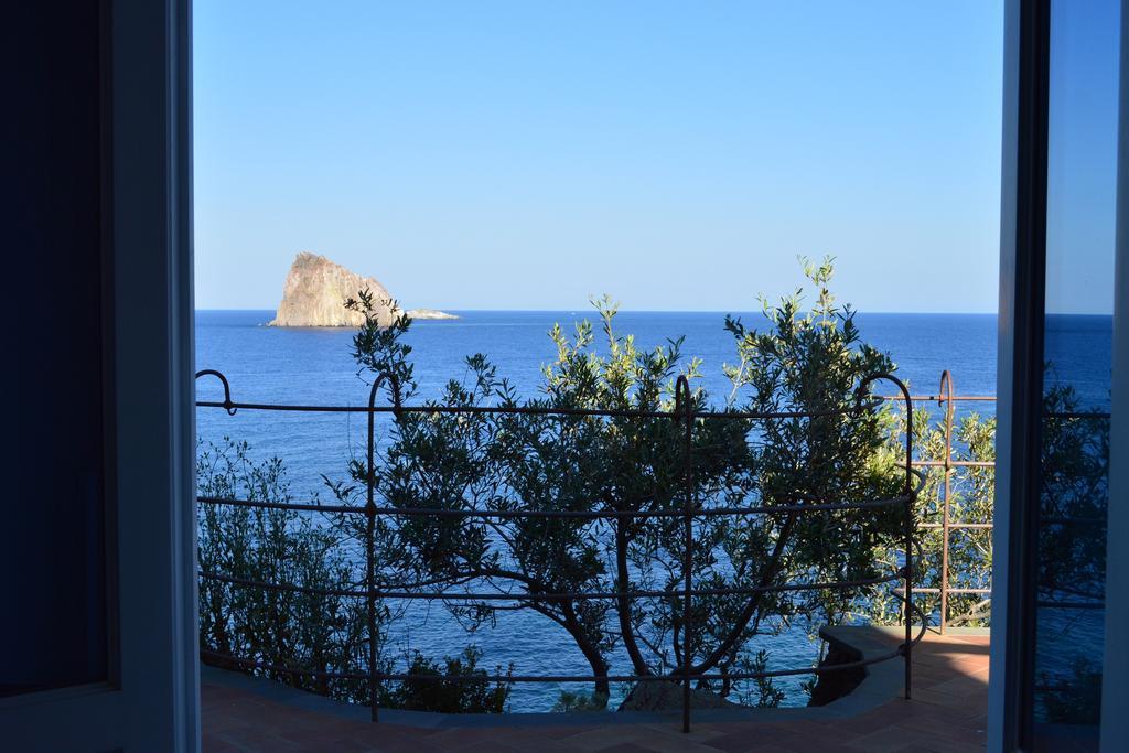 Villa Rocce Rosse Panarea Buitenkant foto