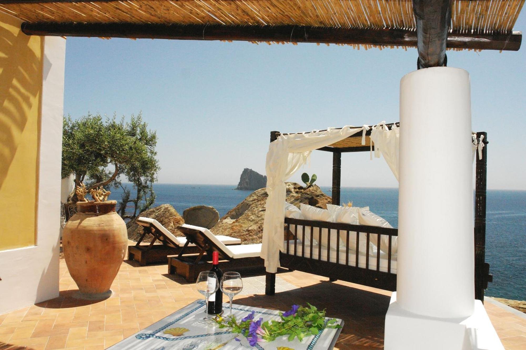 Villa Rocce Rosse Panarea Buitenkant foto
