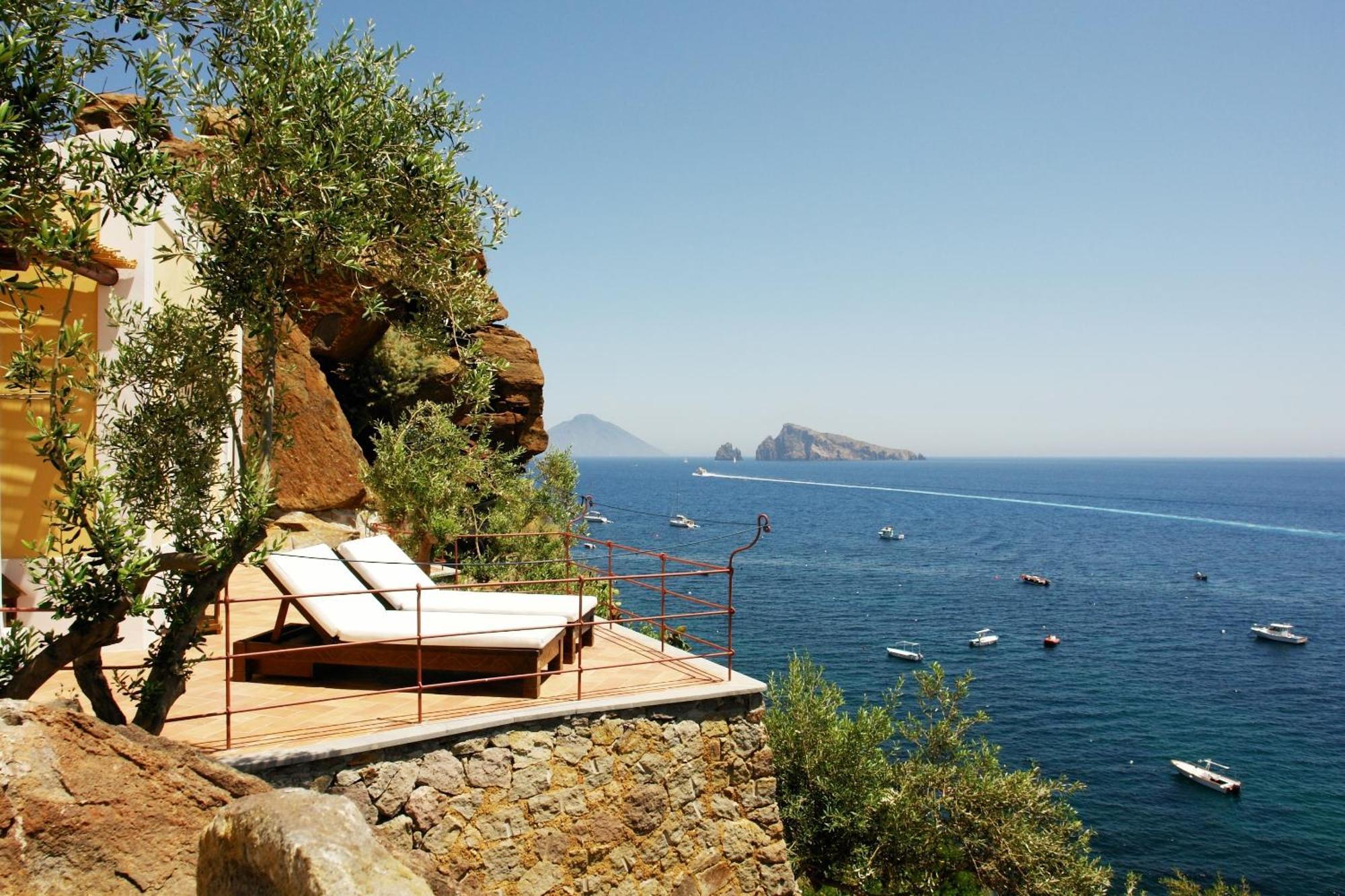 Villa Rocce Rosse Panarea Buitenkant foto