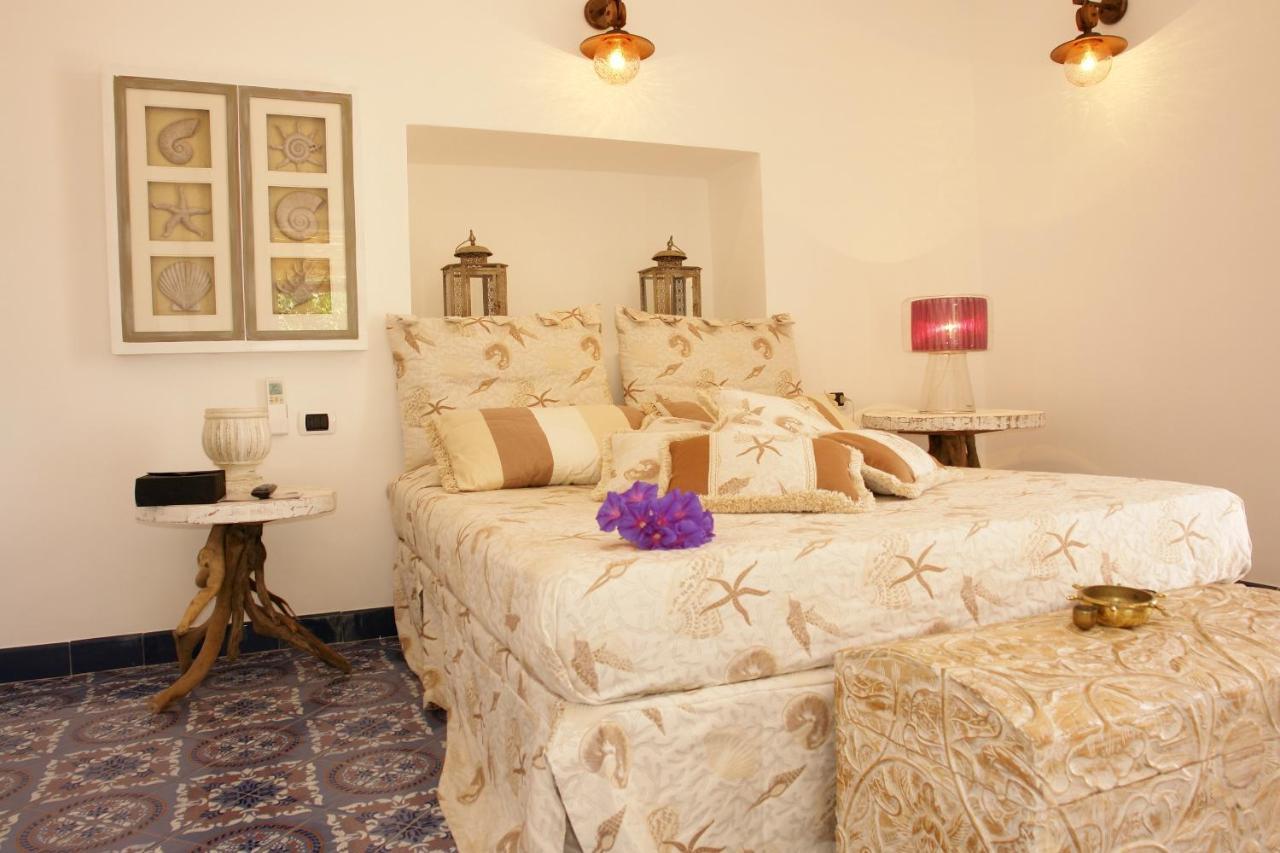 Villa Rocce Rosse Panarea Buitenkant foto